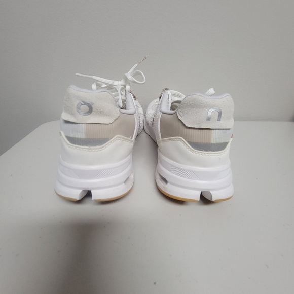 On Cloud Cloudrift White/ Sand Size 8.5. - Picture 8 of 15